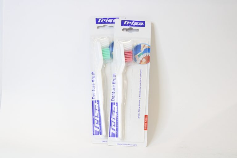 مسواک دنشور براش مخصوص دندان مصنوعی تریزا TRISA Denture Brush