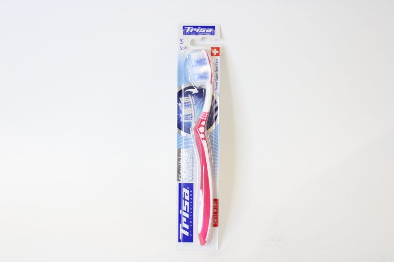 مسواک فلکسیبل وایت 1 عددی تریزا مدل متوسط TRISA Flexible White Medium